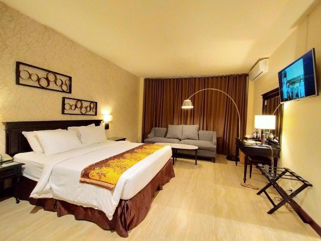Narita Classic Hotel Surabaja Exteriér fotografie